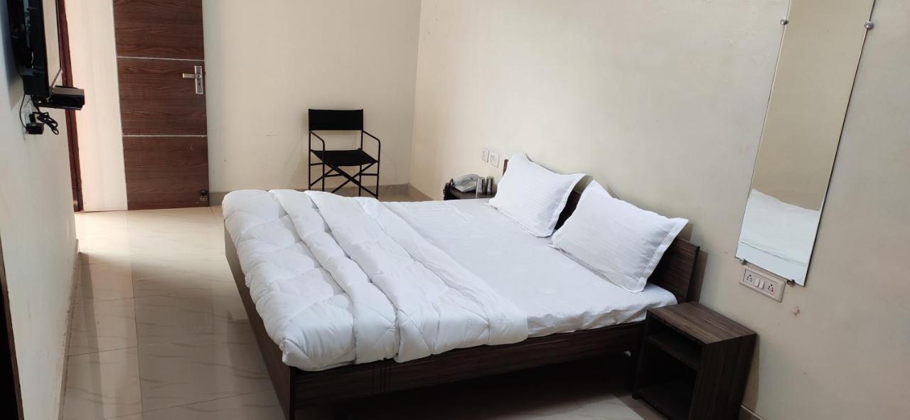 Gopi Dham Hotel Haridwār Екстериор снимка