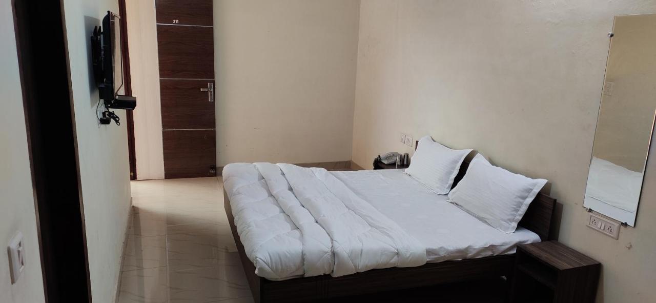 Gopi Dham Hotel Haridwār Екстериор снимка
